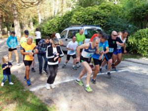 Bon, la photo du départ vous connaissez, avec les concurrents du jour Bon, la photo du départ vous connaissez, avec les concurrents du jour